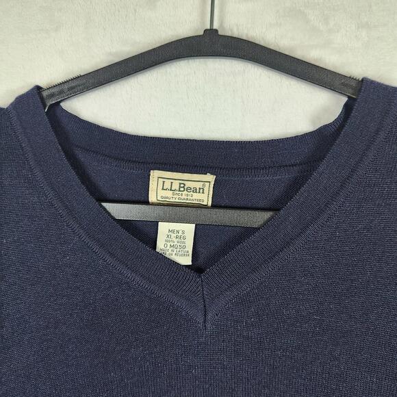 LL Bean V Neck Sweater 100% Wool Blue Size XL - Picture 4 of 10